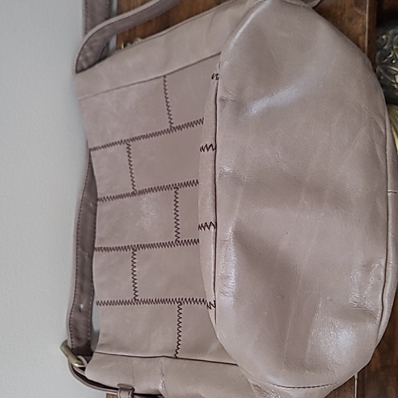 HOBO Light Tan Patchwork Stitched Front Shoulder Bag - Picture 13 of 17
